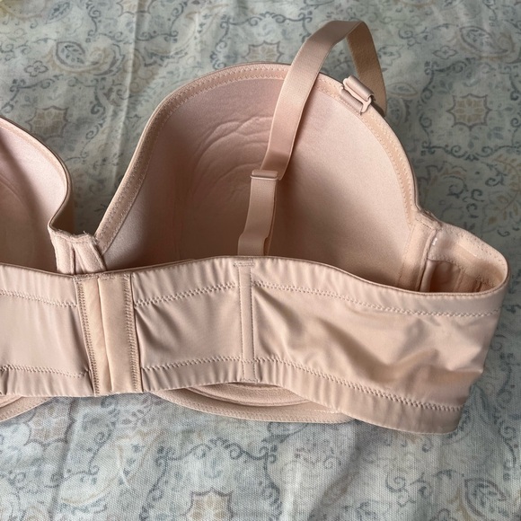 Cream underwire Bra with Molded Cups and Adjustable Straps - Picture 4 of 11